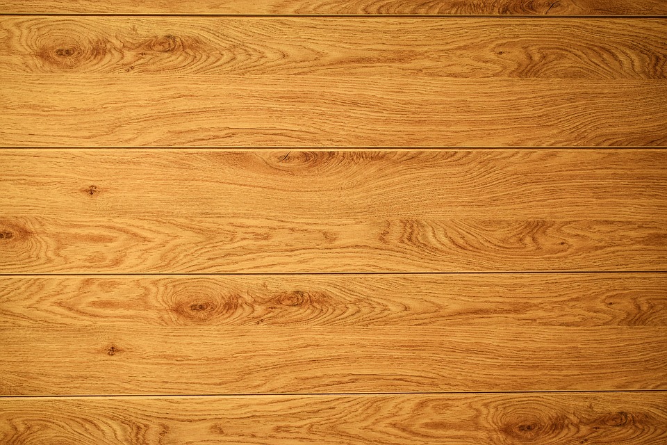 Parquet in Rovere: Quali Sono i Pregi di Questo Materiale?